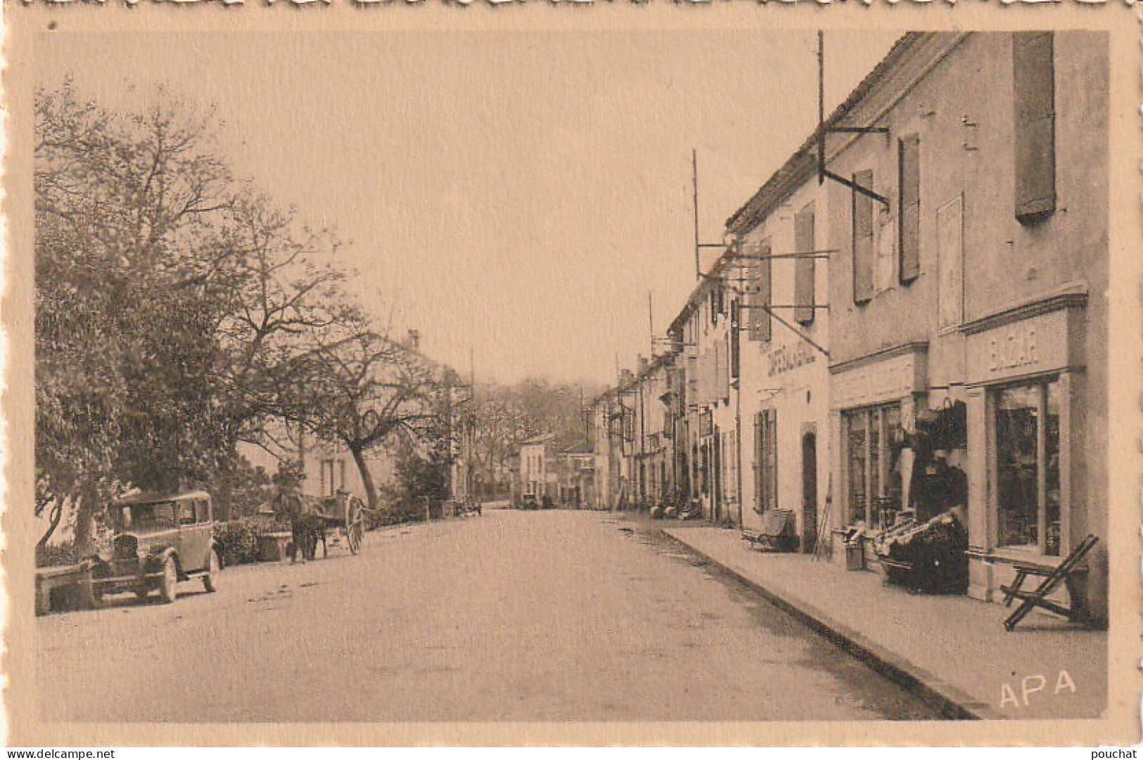 KO 10-(81) SAINT PAUL CAP DE JOUX - AVENUE DE CASTRES ET MAGASINS MODERNES - AUTOMOBILE - CARRIOLE A CHEVAL- 2 SCANS - Saint Paul Cap De Joux