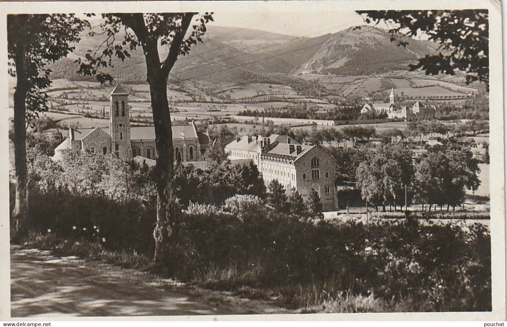 KO 11-(81) DOURGNE - ABBAYE D' EN CALCAT - VUE GENERALE DES MONASTERES - 2 SCANS - Dourgne