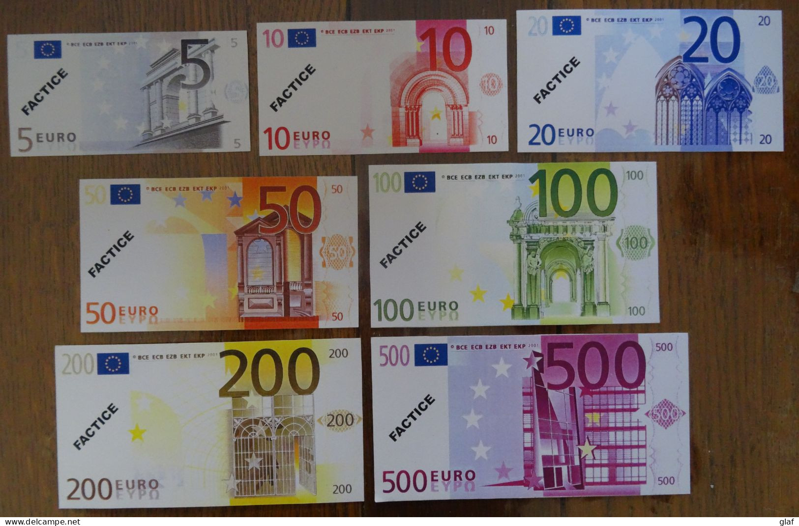 Série De Billets En Euros "factice" Du 5 Au 500 (émis Pour L’information Lors Du Passage à L’euro (imprimés Sur Carton) - Sonstige & Ohne Zuordnung