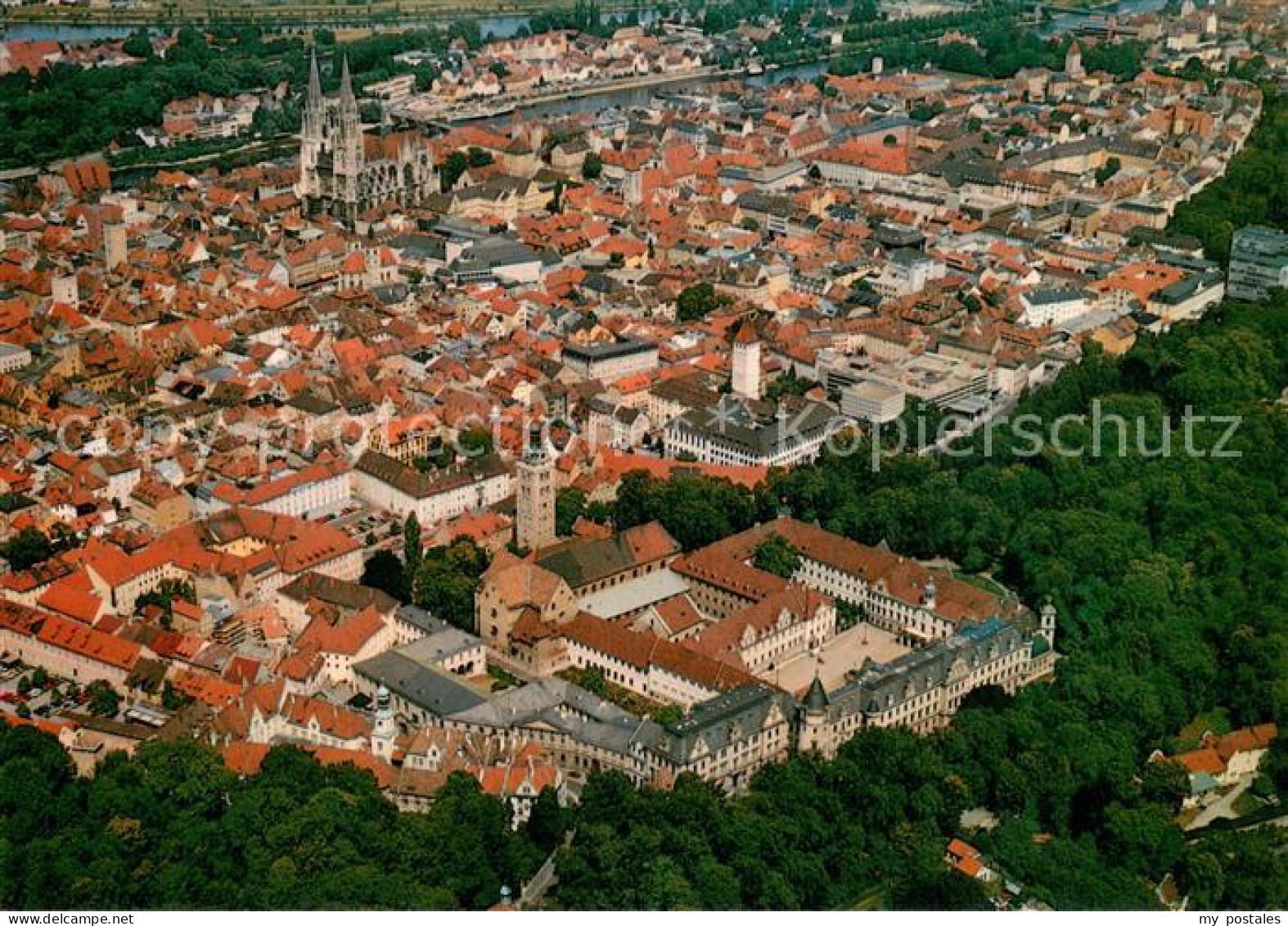 73724964 Regensburg Fliegeraufnahme Mit Schloss Der Fuersten Von Thurn Und Taxis - Regensburg