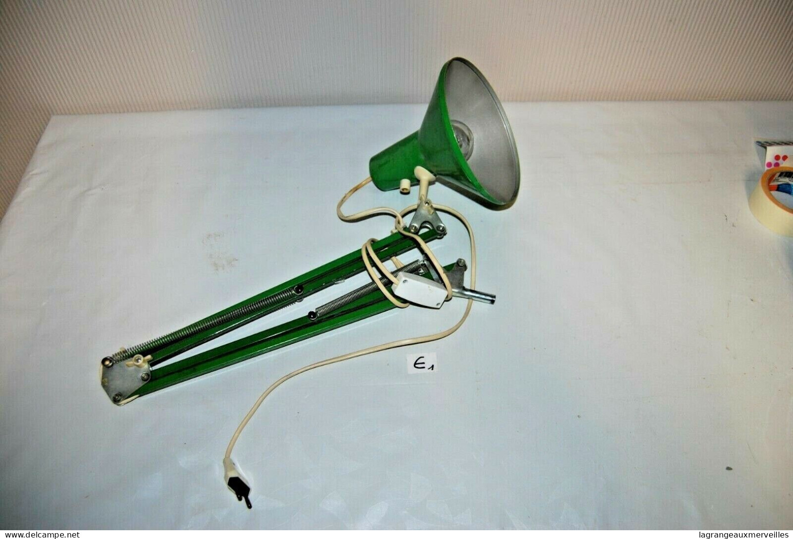 E1 Ancienne Lampe Industrielle - Couleur Verte - Administration - Luminaires & Lustres