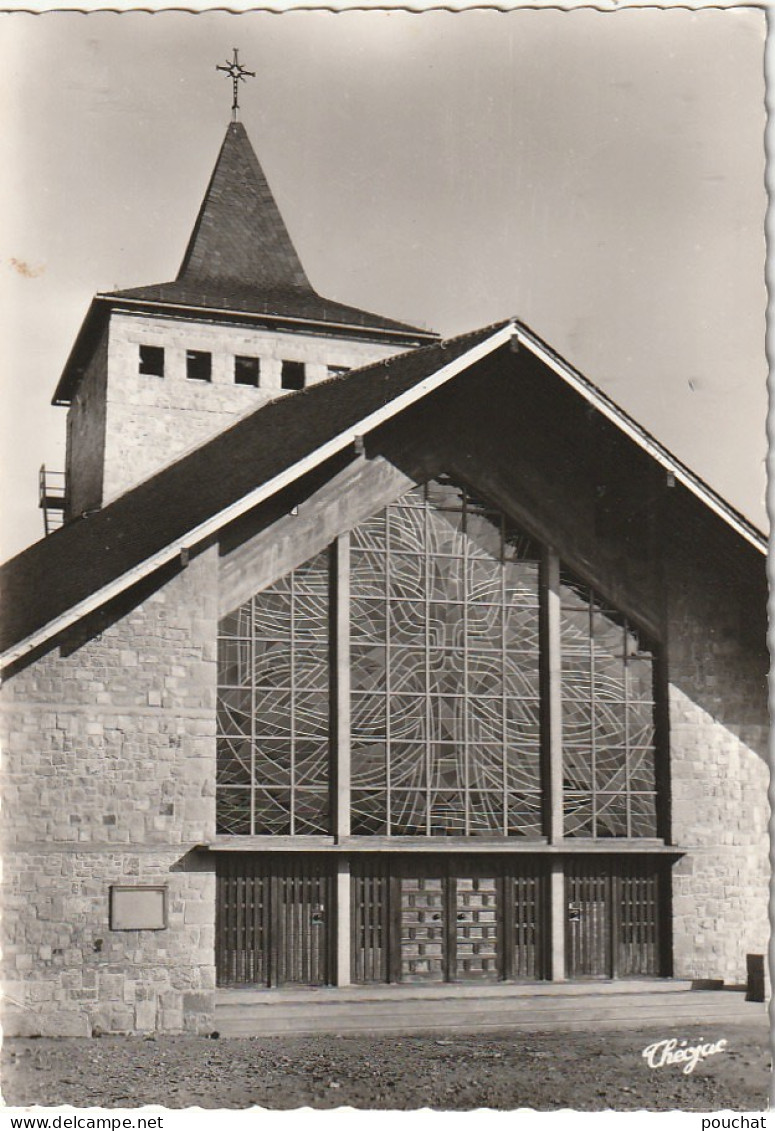 PE 6-(15) LE ROUGET - EGLISE SAINTE THERESE - 2 SCANS - Autres & Non Classés