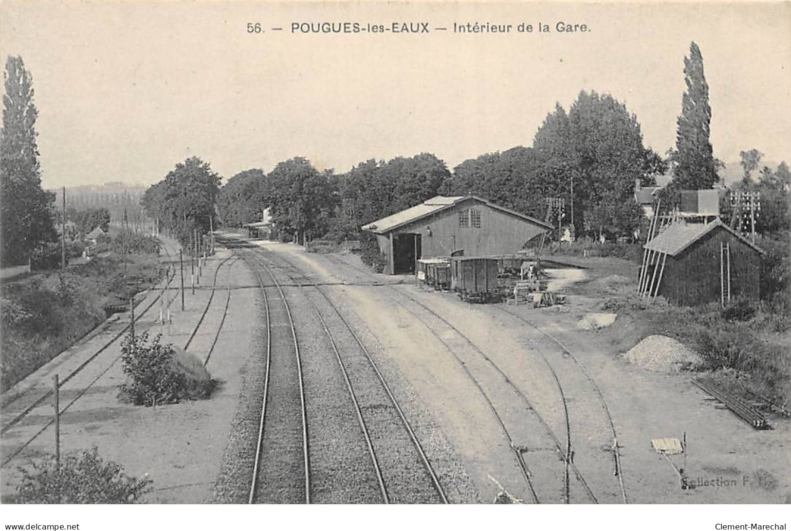 POUGUES LES EAUX - Intérieur De La Gare - Très Bon état - Pougues Les Eaux