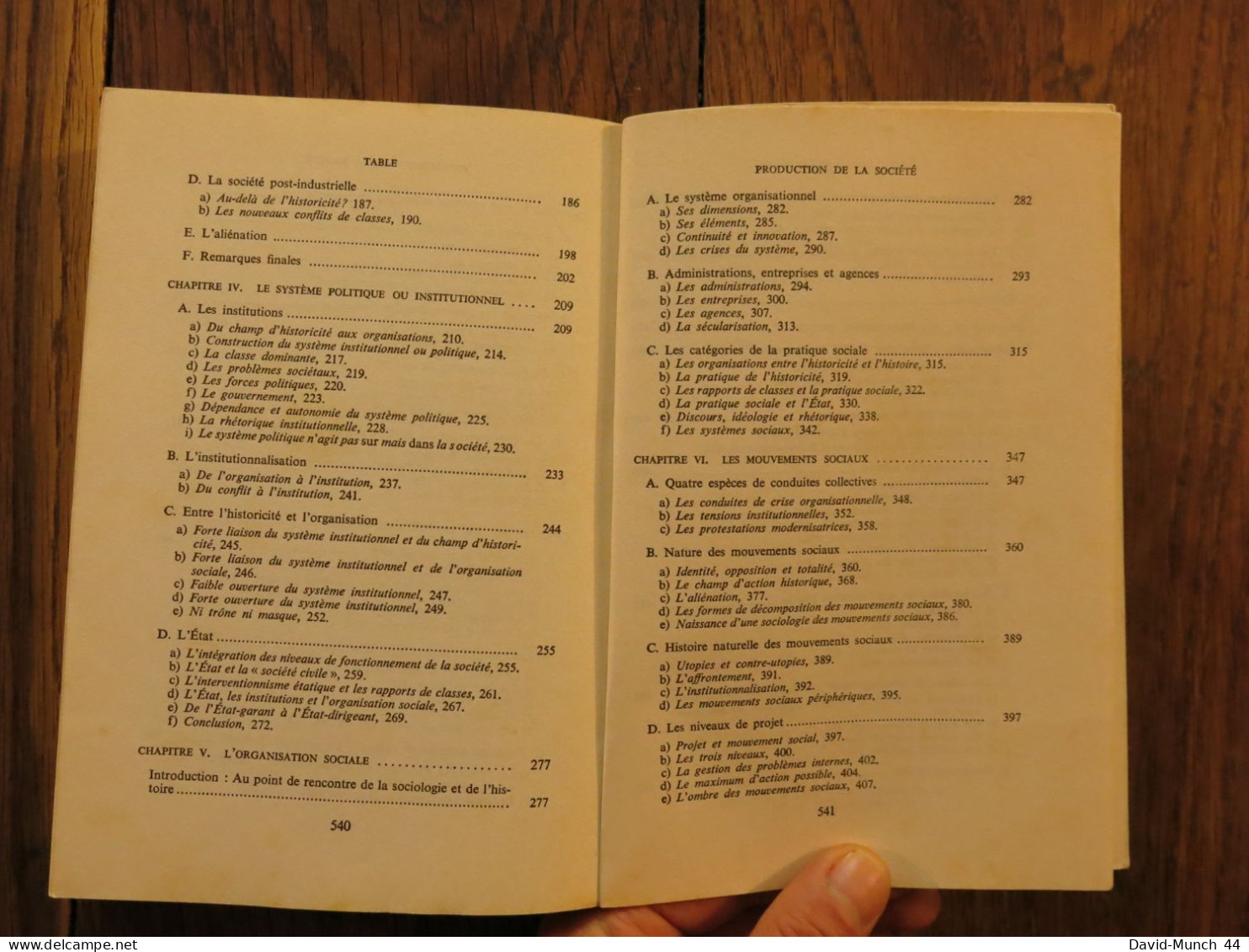 Production de la société de Alain Touraine. Editions du Seuil, Collection Sociologie, Paris. 1973