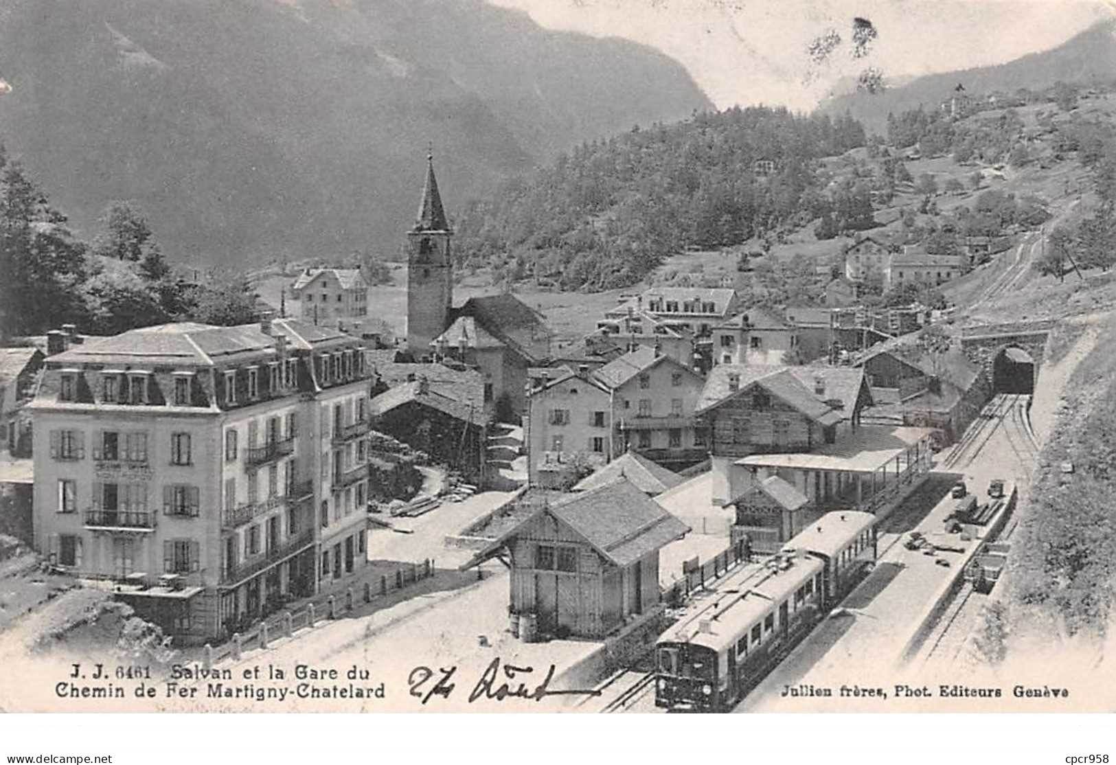 Suisse - N°60835 - Salvan Et La Gare Du Chemin De Fer Martigny-Chatelard - Train - Martigny
