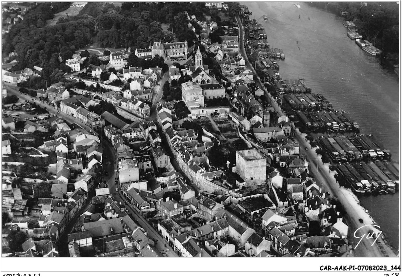 CAR-AAKP1-78-0073 - CONFLANS-SAINTE-HONORINE - Vue Générale, Au Premier Plan De Donjon - Péniches - Conflans Saint Honorine