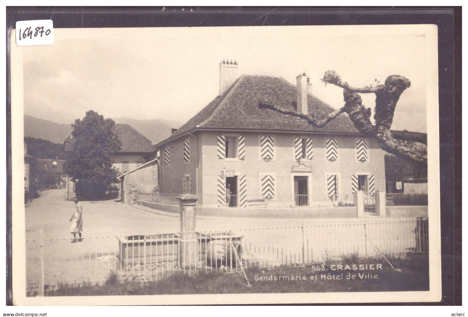 DISTRICT DE NYON - CRASSIER - LA GENDARMERIE ET L'HOTEL DE VILLE - TB - Crassier