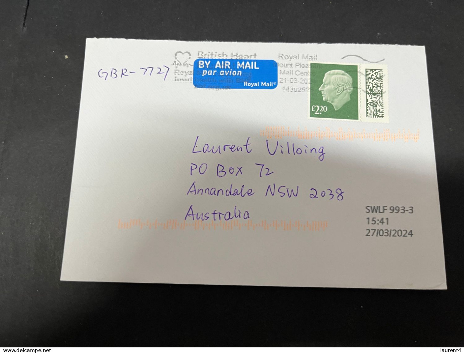 1-5-2024 (3 Z 34) Letter Posted From UK To Australia In 2024 (1 Large Thick Cover + 1 King C.) 23 X 16 Cm (with Label) - Lettres & Documents