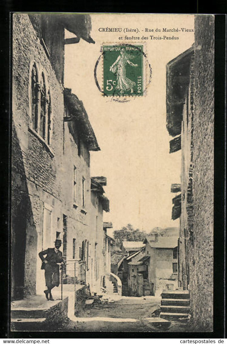 CPA Crémieu, Rue Du Marché-Vieux Et Fenetre Des Trois Pendus  - Crémieu