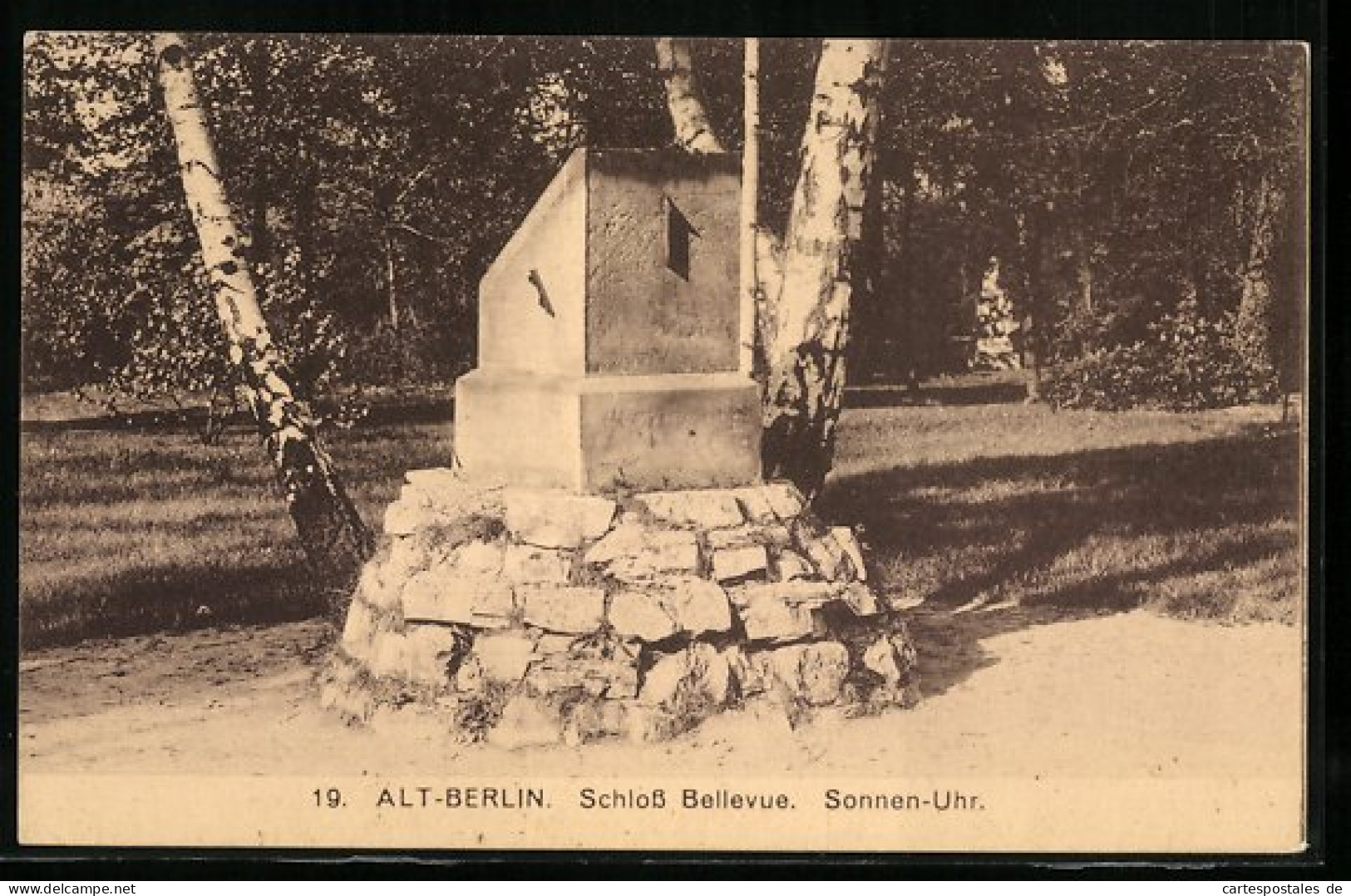 AK Alt-Berlin-Tiergarten, Schloss Bellevue, Sonnen-Uhr  - Astronomy