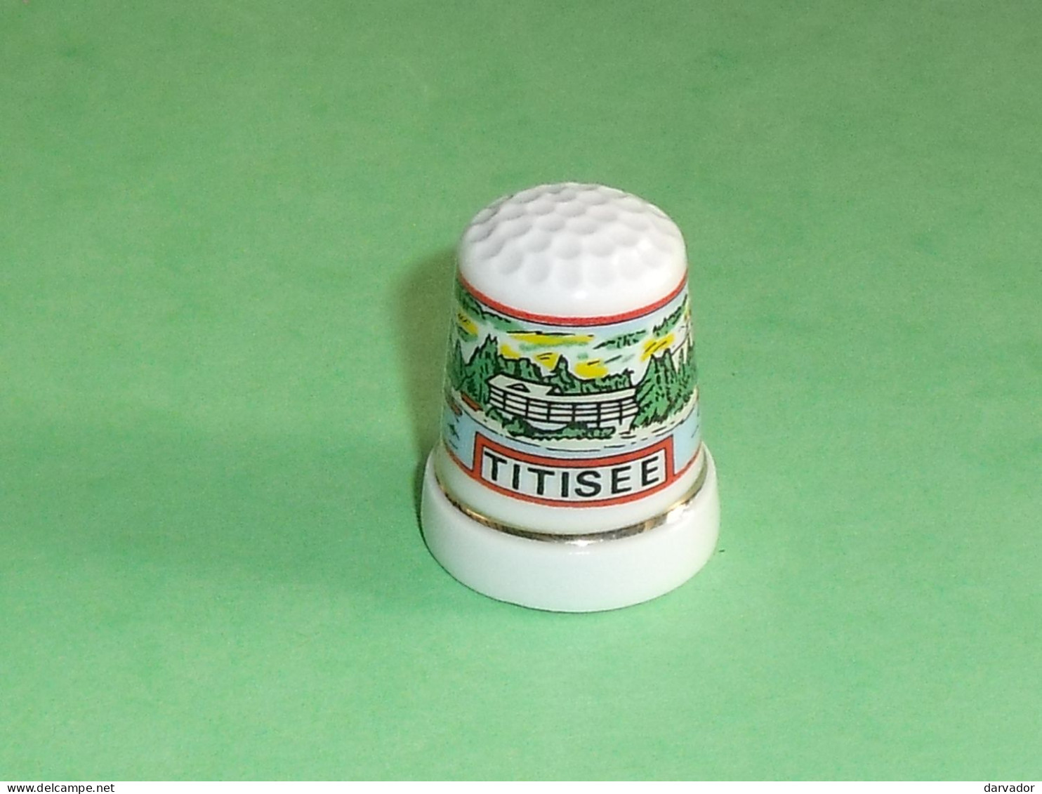 TB110F / Dé /Dés à Coudre / Etranger : Titisee - Thimbles