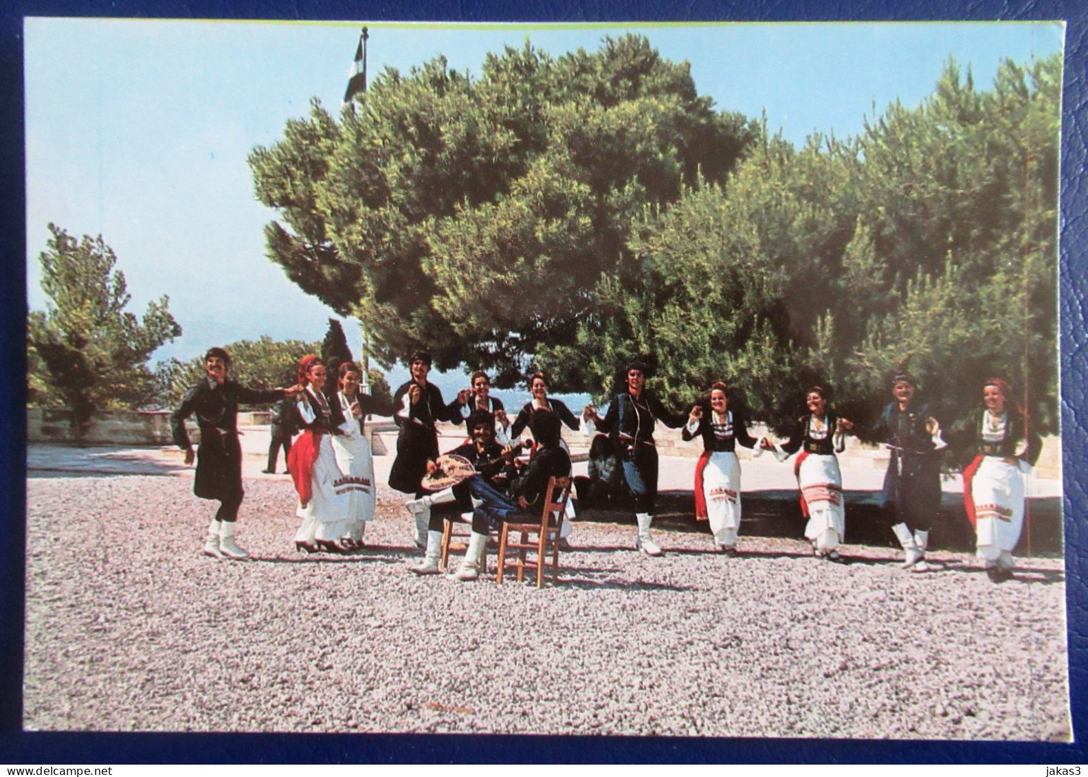 CPM CARTE POSTALE COSTUMES ET DANSES DE CRÊTE  ( GRÈCE ) - Danses