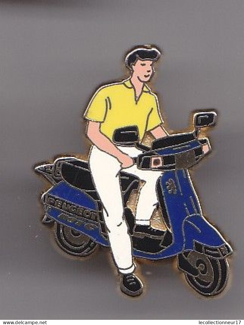 Pin's Scooter Vespa Réf 7585JL - Motos