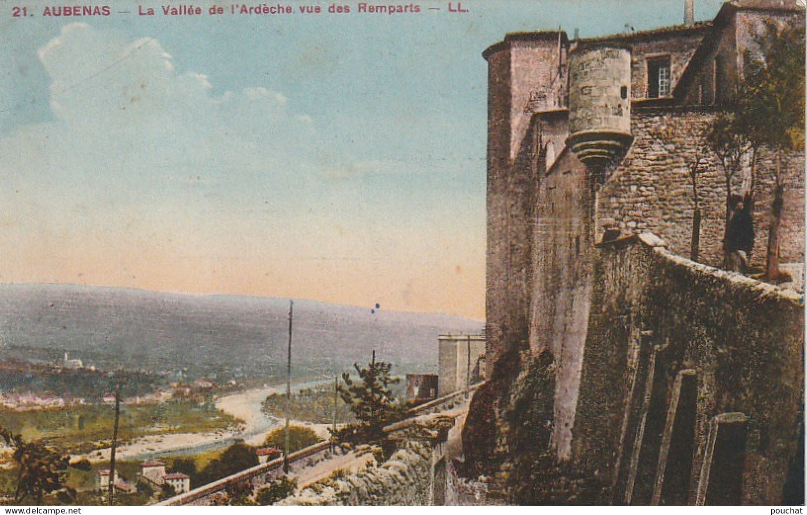 ZY 19-(07) AUBENAS - LA VALLEE DE L' ARDECHE VUE DES REMPARTS - CARTE COLORISEE - 2 SCANS - Aubenas