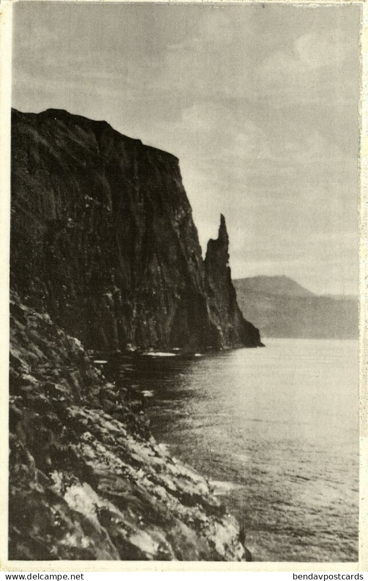 Denmark, Faroe Islands, Trøllkonufingur (1950s) Postcard - Faroe Islands