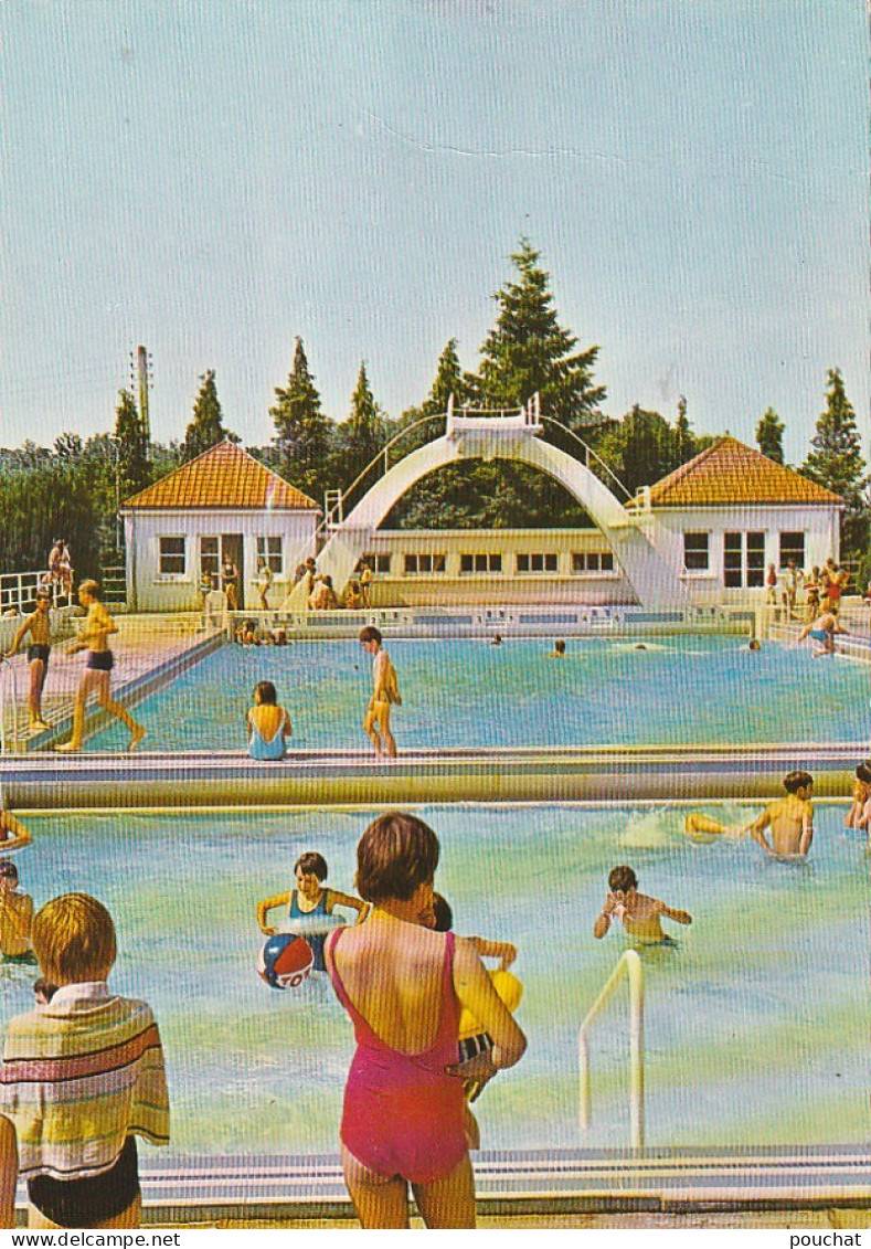 ZY 62-(45) COURTENAY - LA PISCINE - ANIMATION - 2 SCANS - Courtenay