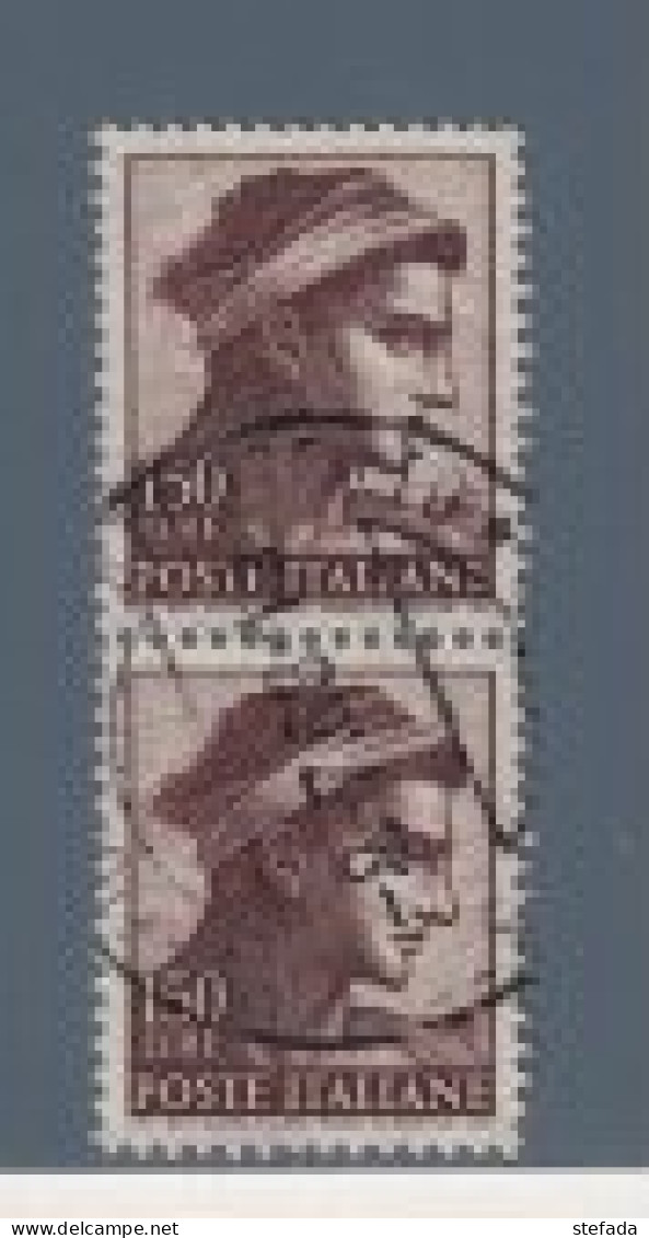 ITALIA 1961 MICHELANGELO Coppia Verticale Lire 150 Usata - 1961-70: Used