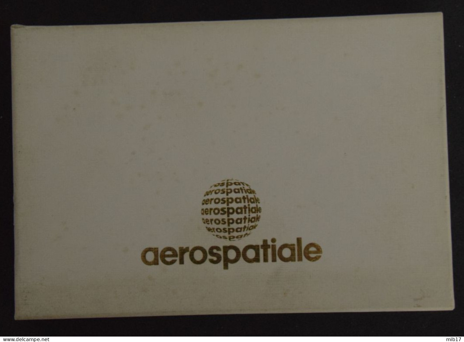 Pin's AEROSPATIALE - Coffret Blanc 16 Pin's - Espace