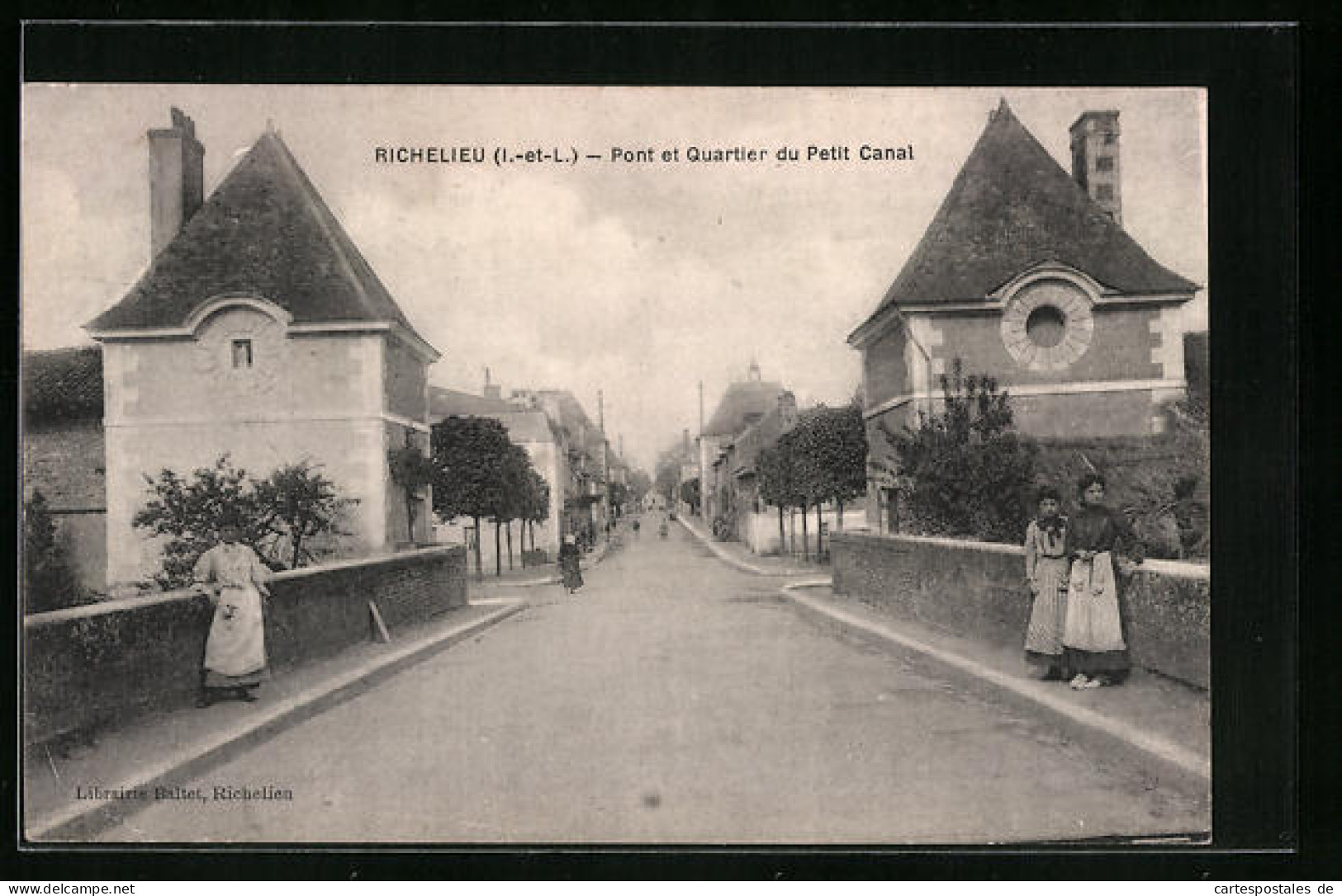 CPA Richelieu, Pont Et Quartier Du Petit Canal  - La Riche