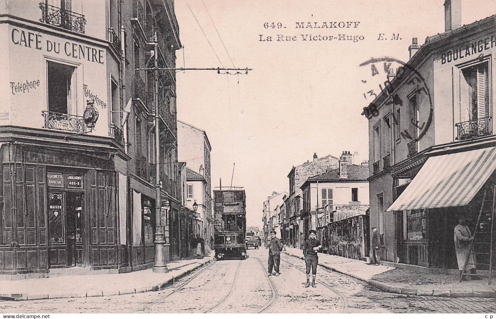 Malakoff -  La Rue Victor Hugo  -  Café Du Centre - Tramway - CPA °J - Malakoff
