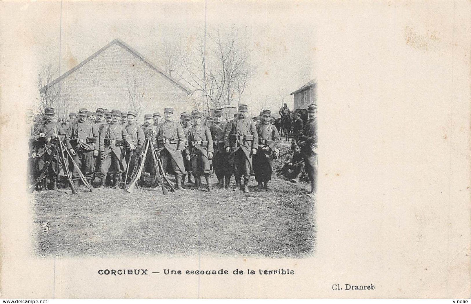 24-5873 : CORCIEUX. UNE ESCOUADE DE LA TERRIBLE. SOLDATS. MILITAIRES. - Corcieux