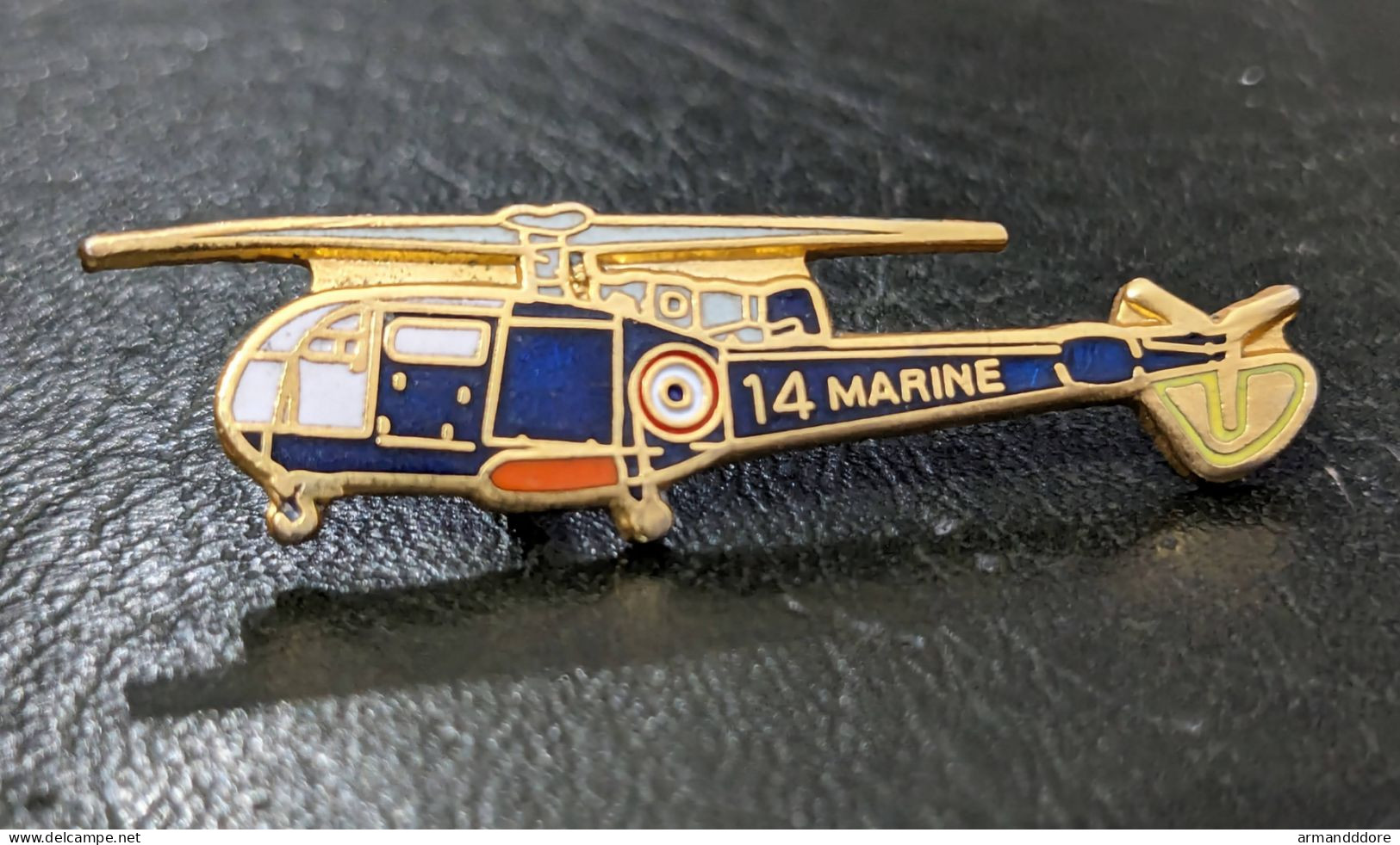 N Pins Pin's Insigne Militaire Helicoptere Sud-Aviation SA316 Alouette III Marine Nationale Gendarmerie Tres Bon état - - Militaria