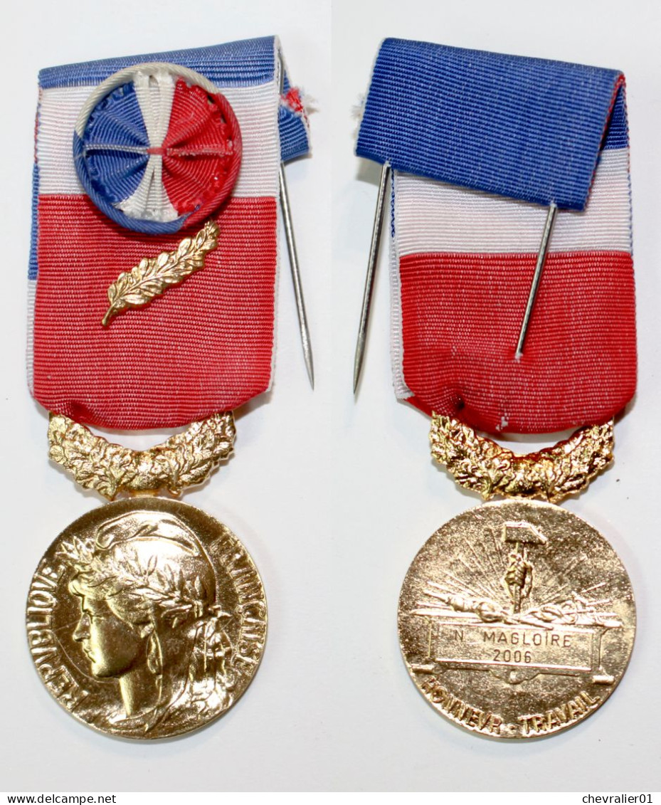Médaille Civile-FR_003b_Honneur Et Travail_Or_35 Ans_2006_21-09 - Firma's