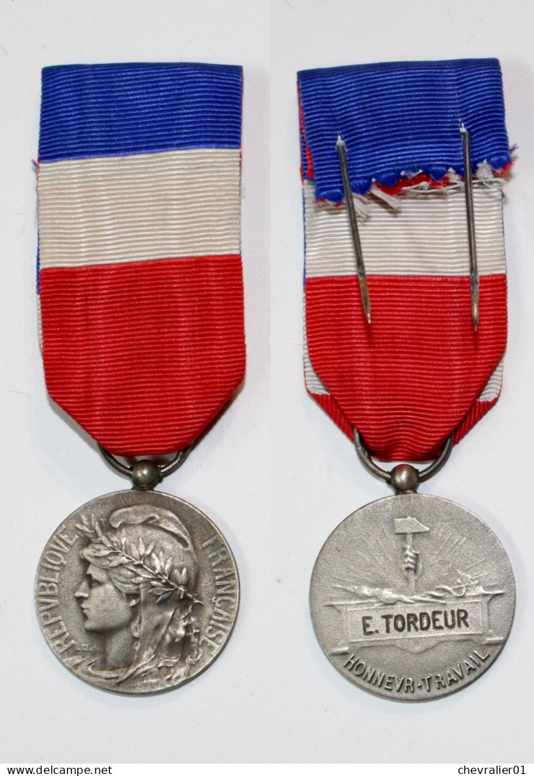 Médaille Civile-FR_003d_Honneur Et Travail_Argent_20 Ans_Tordeur_21-03-3 - Firma's