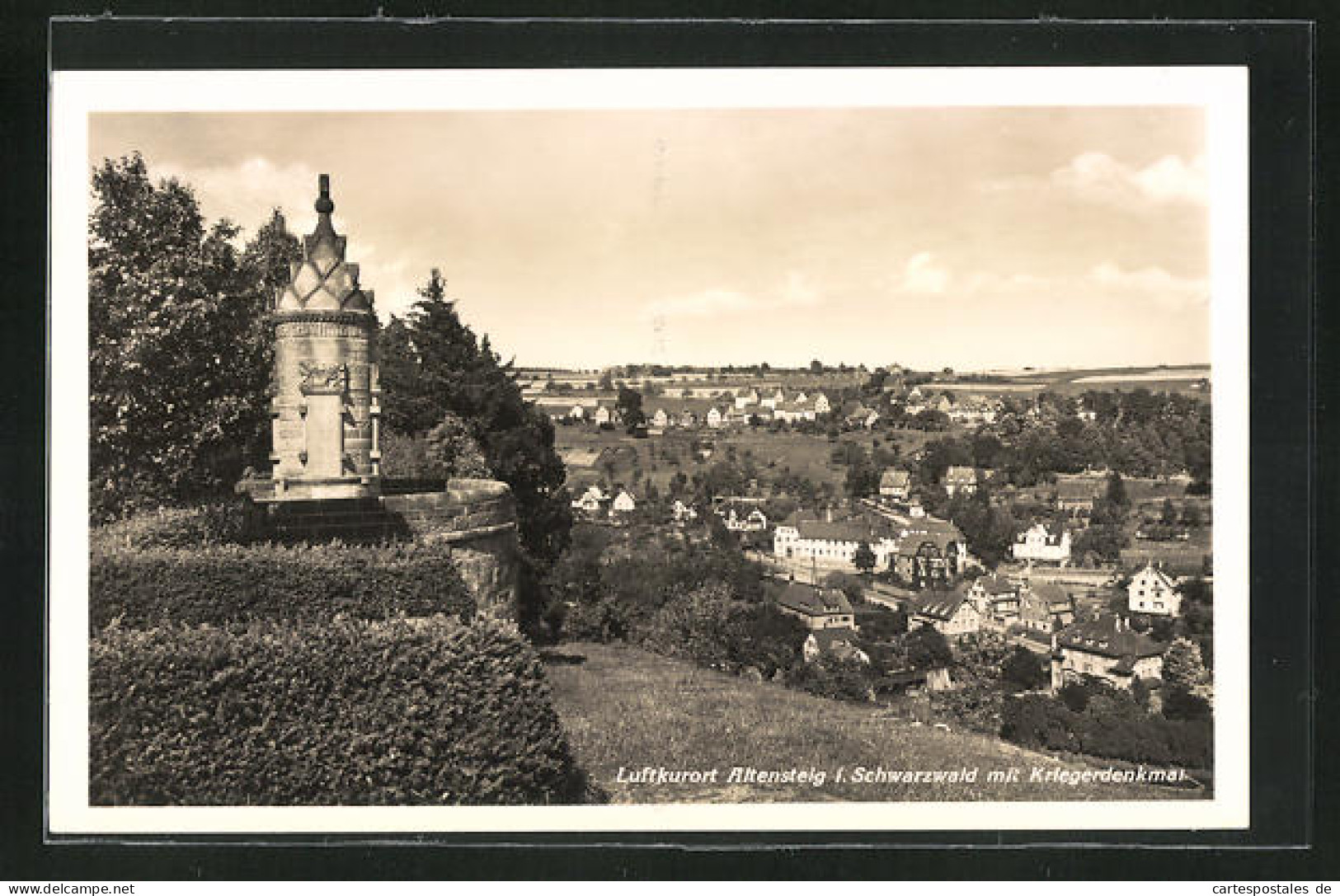 AK Altensteig /Schwarzwald, Gesamtansicht Mit Kriegerdenkmal  - Altensteig