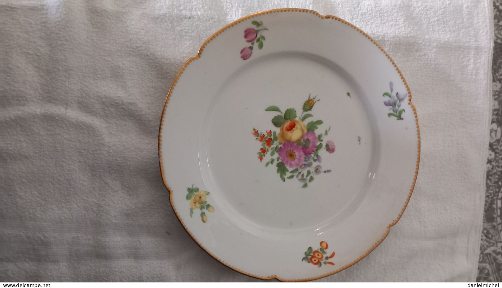 Lot De 2 Assiettes XVIII E A La Reine - Altri & Non Classificati