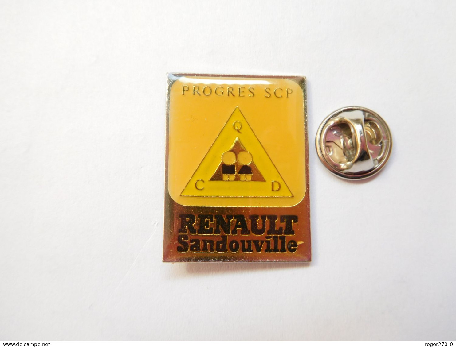 Beau Pin's, Auto Renault , Usine De Sandouville , Progrès SCP , Grand Modèle , Dimensions : 23x30 Mm , Verso Quadrillé - Renault