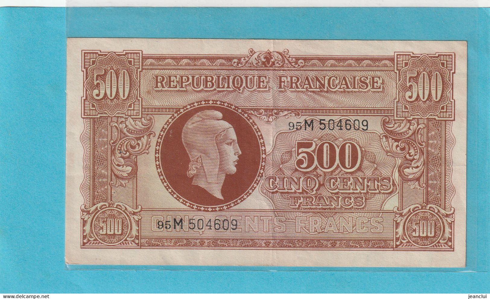 ** RARE ** 500 FRANCS Type ANGLAIS 1945 MARIANNE DULAC .  N°  95 M 504609  PETITES TRACES DE PLI .  2 SCANNES - 1943-1945 Marianne