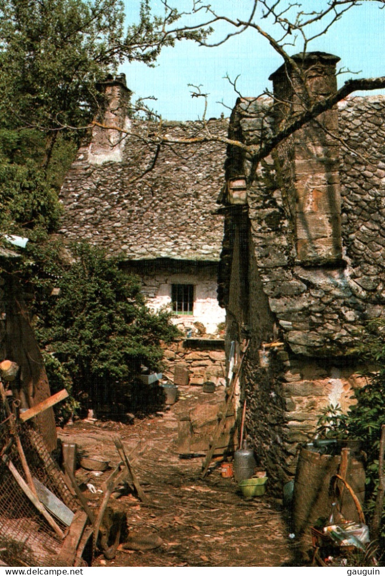 CPM - FERME - Vieilles Maisons Au Toit De Lauze ... Editions BOS - Farms