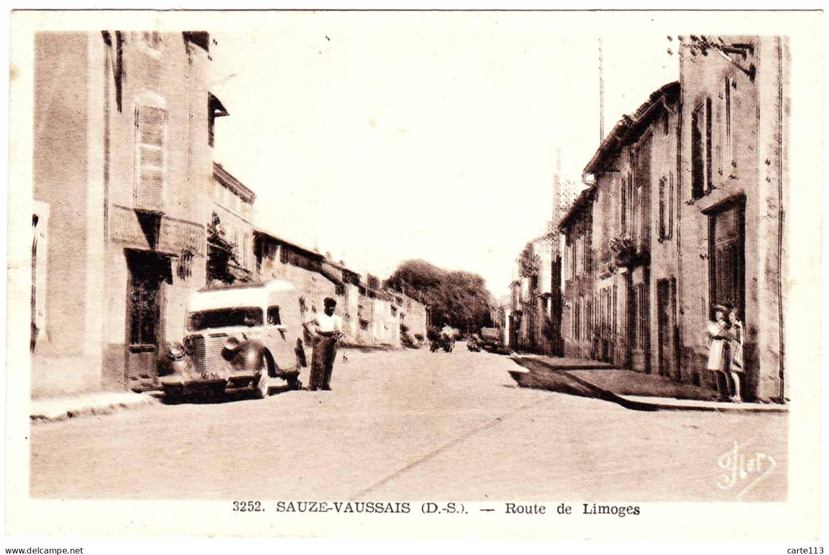 79 - B23455CPA - SAUZE VAUSSAIS - Route De Limoges - Camion. - Très Bon état - DEUX-SEVRES - Sauze Vaussais