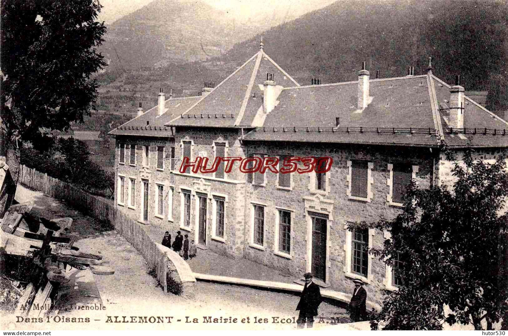 CPA ALLEMONT - OISANS - LA MAIRIE ET LES ECOLES - Allemont