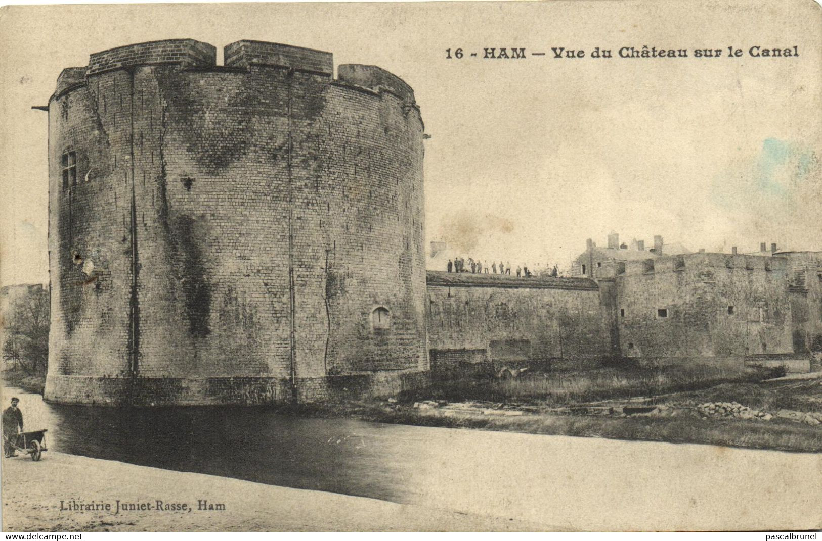 HAM - VUE DU CHATEAU SUR LE CANAL - Ham