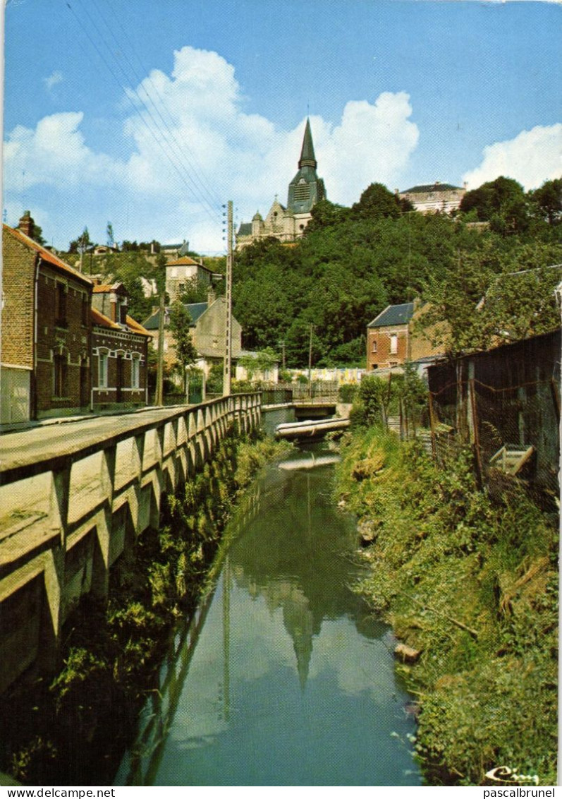 MONTDIDIER - L' EGLISE SAINT PIERRE ET LES TROIS DOMS - Montdidier