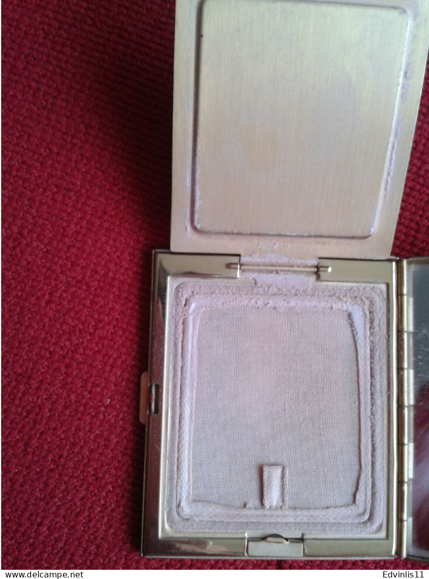 Vintage Mother Of Pearl Powder Compact With Powder - Produits De Beauté