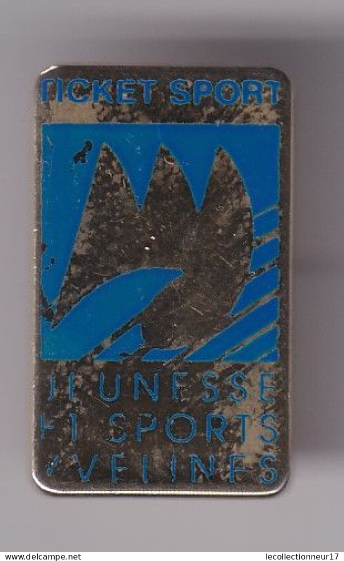 Pin's Jeunesse Et Sports Yvelines Réf 8405 - Leichtathletik