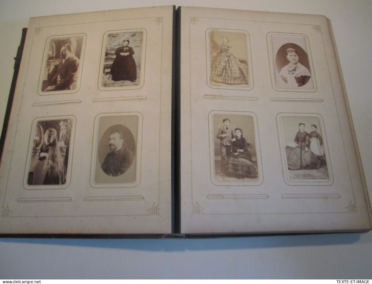 Fort album photo in-4 de 144 photographies [circa 1870-1890] divers formats