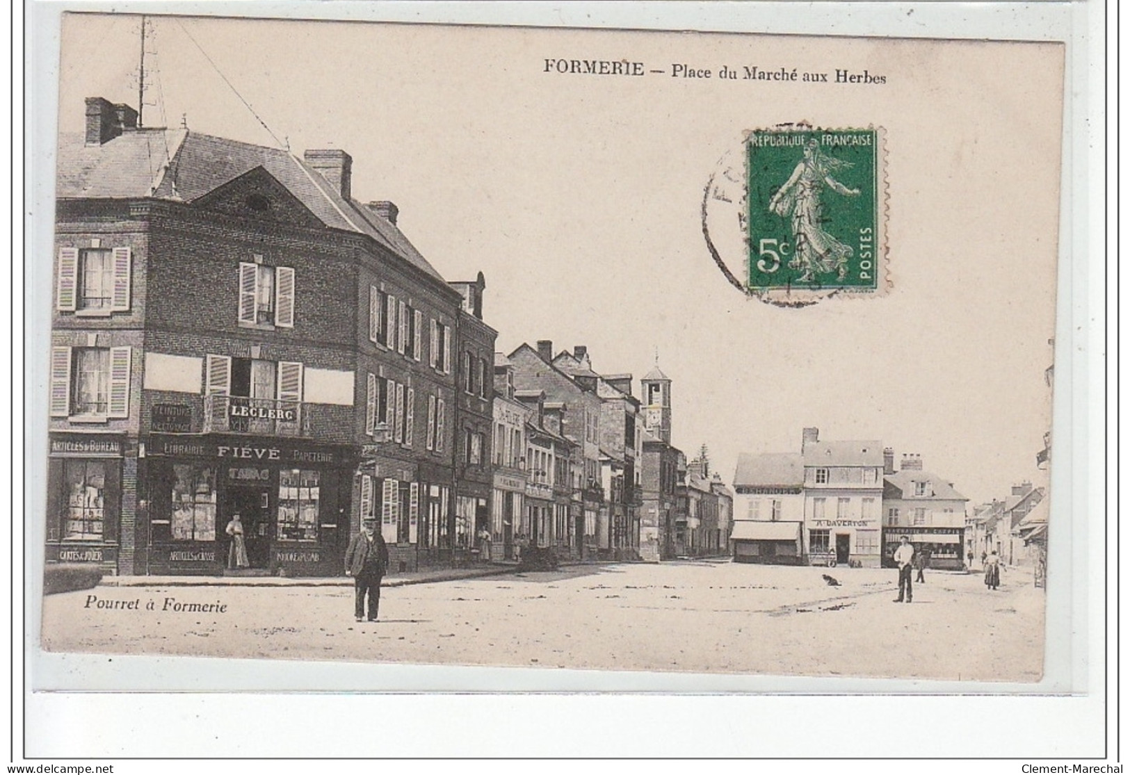 FORMERIE - Place Du Marché Aux Herbes - Très Bon état - Formerie