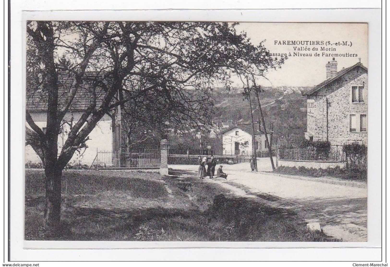 FAREMOUTIERS : Vallée Du Morin, Passage A Niveau De Faremoutiers - Tres Bon Etat - Faremoutiers