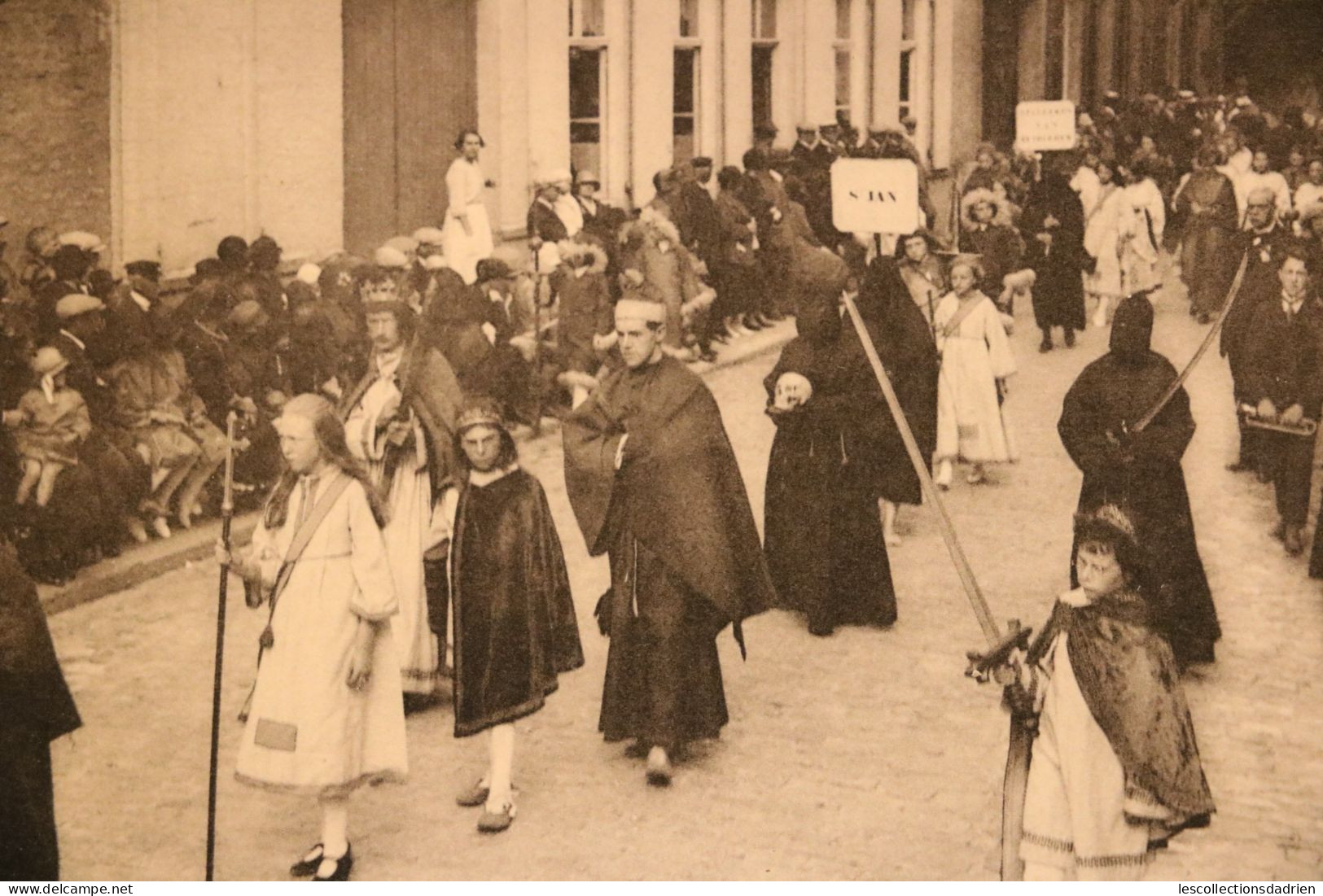 Carte postale ancienne Furnes Veurne procession boetprocessie le Roi David koning