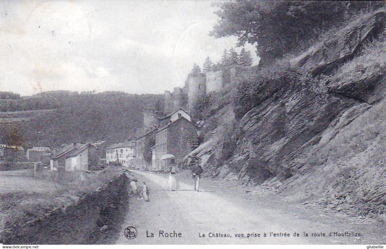 LAROCHE - LA ROCHE en ARDENNE -  le chateau - vue prise a l'entrée de la route d'Houffalize