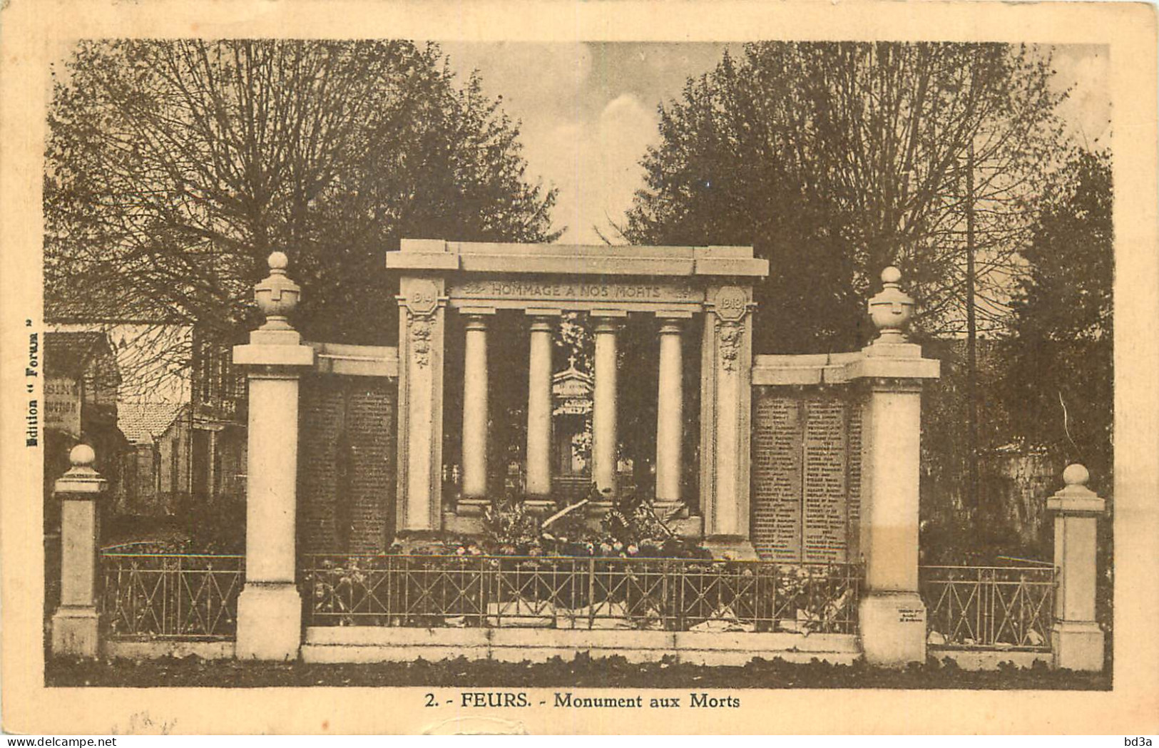 42  FEURS  Monument Aux Morts - Feurs