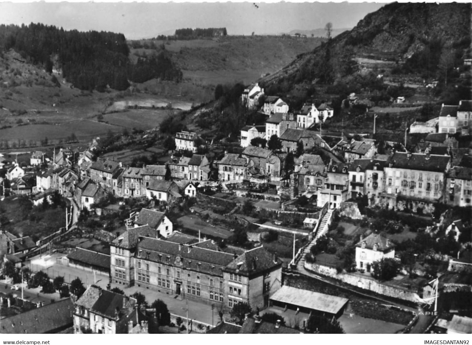 15 MURAT AK#DC306 VUE AERIENNE DE LA VILLE LES ECOLES - Murat