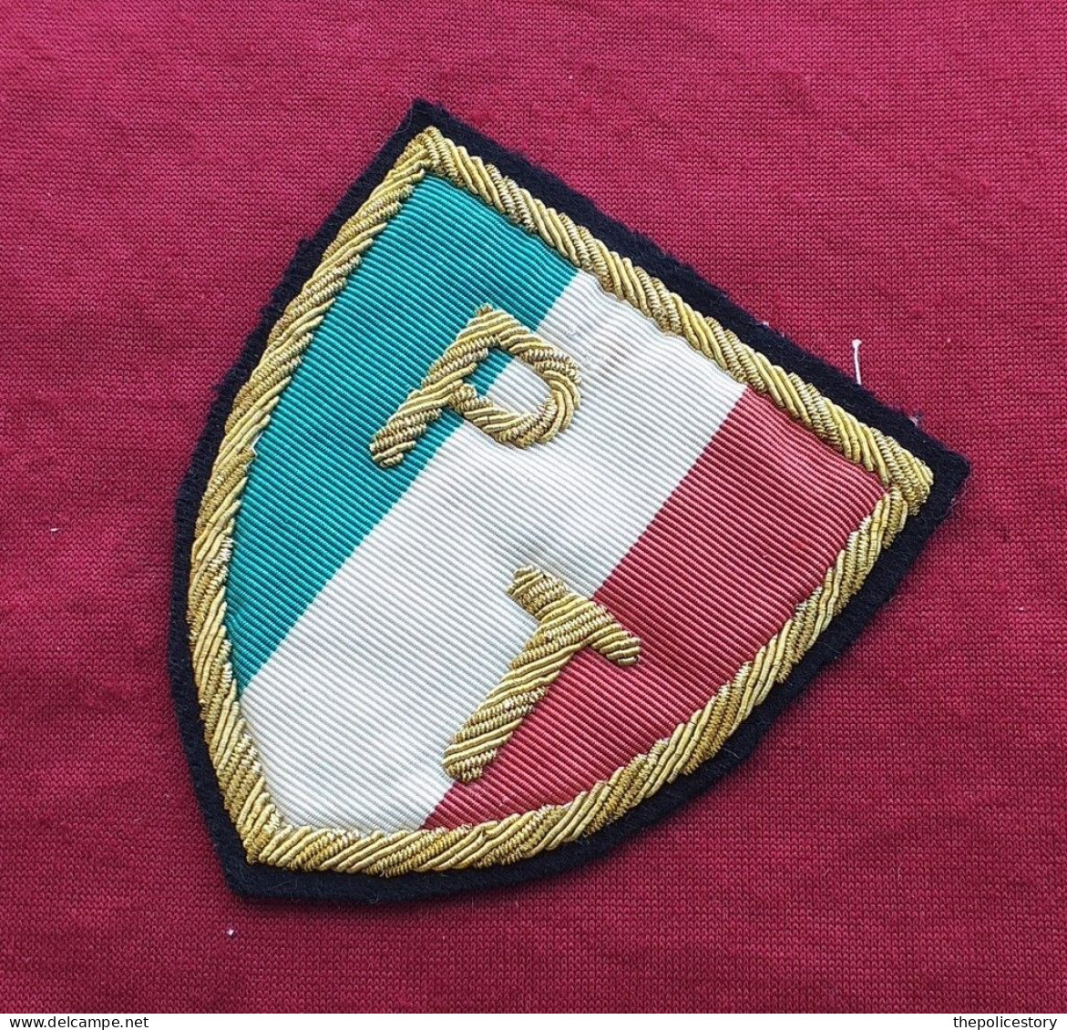 Scudetto Tricolore Lettere PT Ricamato A Mano Stupendo Ampie Dimensioni - Other & Unclassified