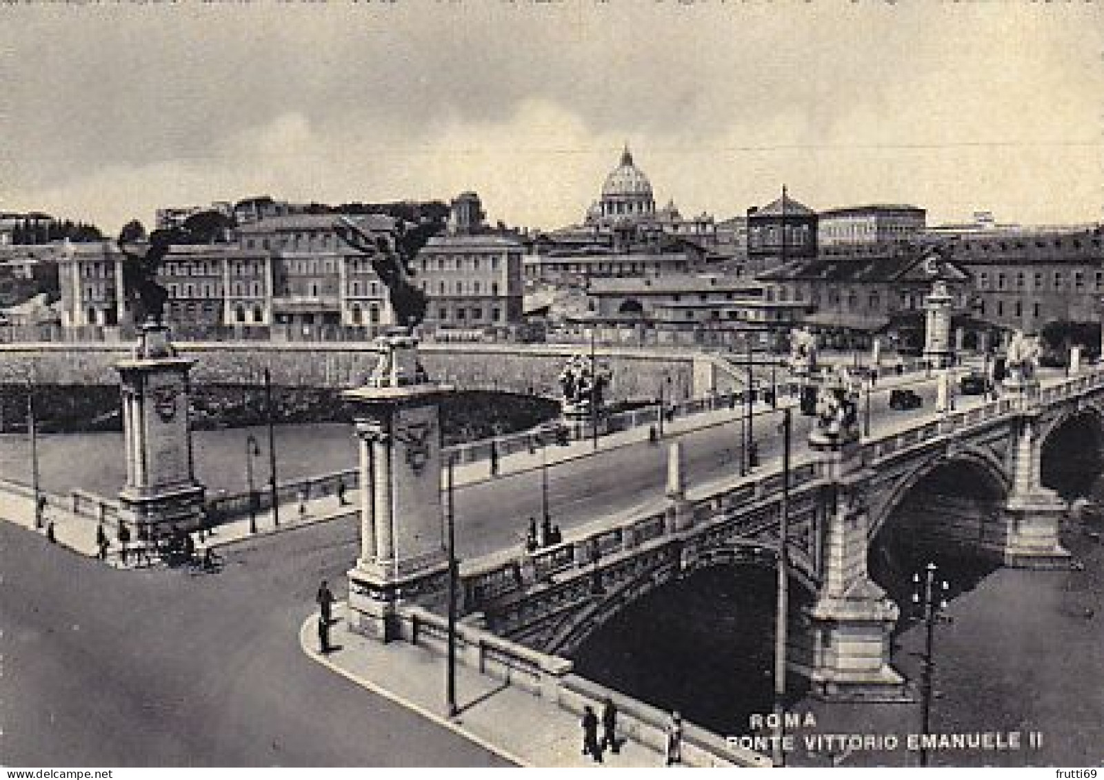 AK 216836 ITALY - Roma - Ponte Vittorio Emanuele II - Bruggen