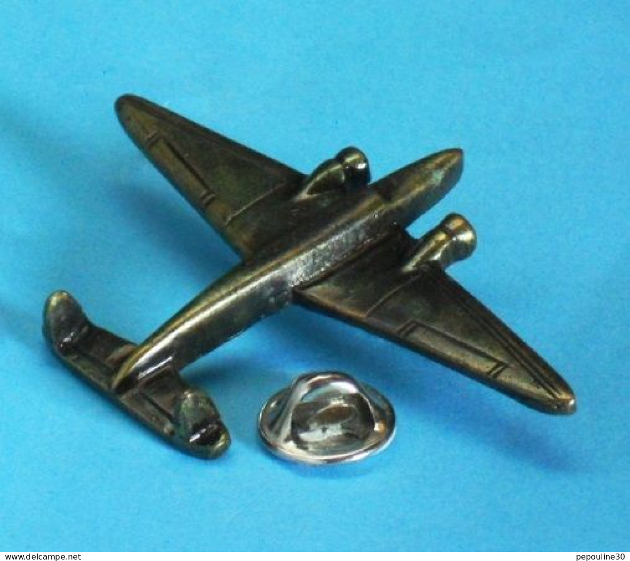 1 PIN'S //   ** AVION / LOCKHEED C-36A ELECTRA ** '3D **