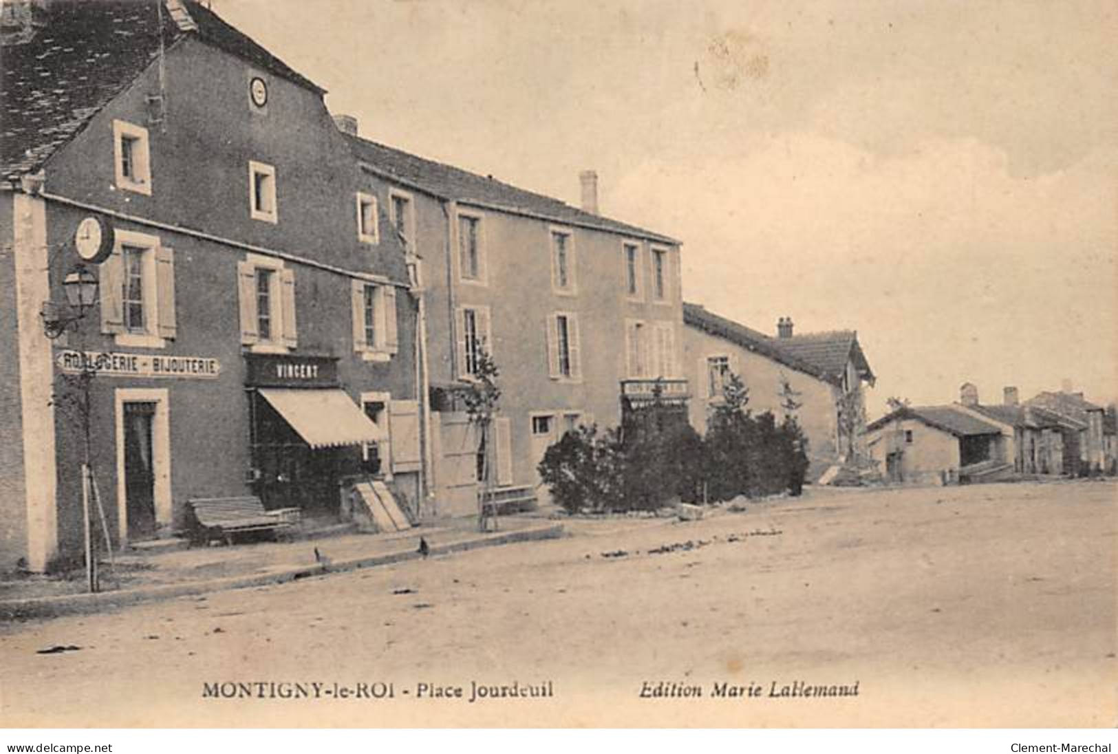 MONTIGNY LE ROI - Place Jourdeuil - Très Bon état - Montigny Le Roi